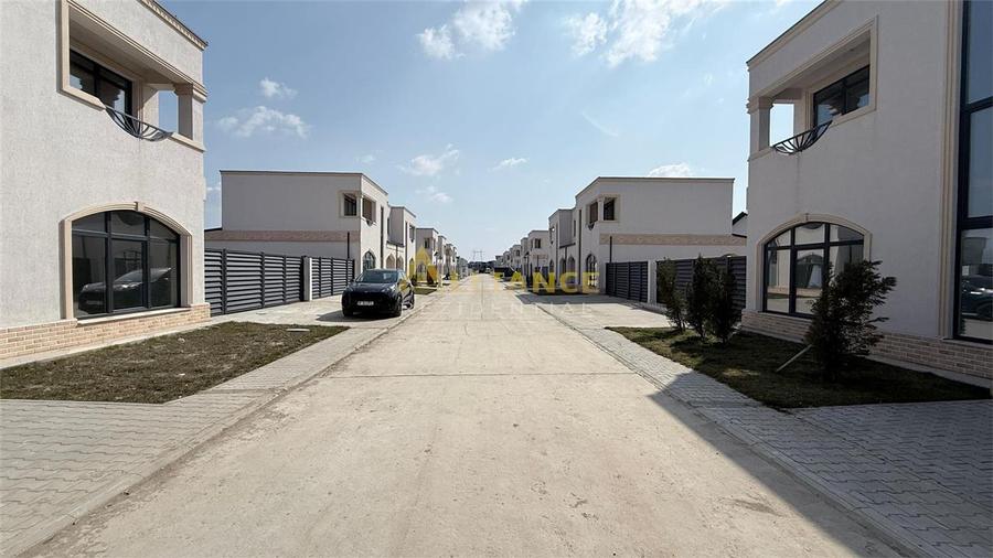 Duplex - 5 camere - 3 bai - 304 mp teren la intrare in comuna Berceni