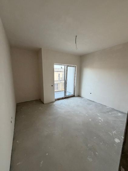 Triplex 112 mp utili, teren 180mp, ansamblu privat, Floresti