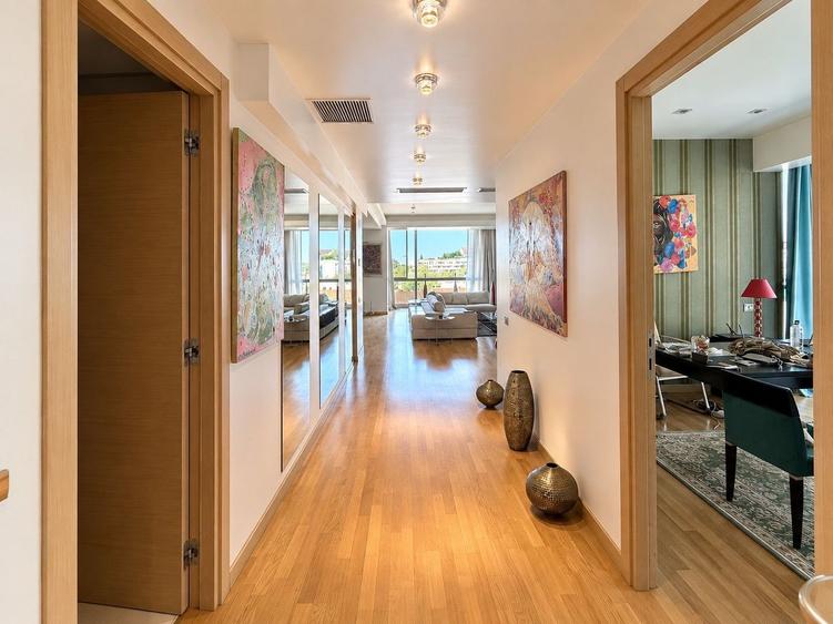 PENTHOUSE IN HERASTRAU — O RESEDINTA CARE TINE PASUL CU VIATA TA