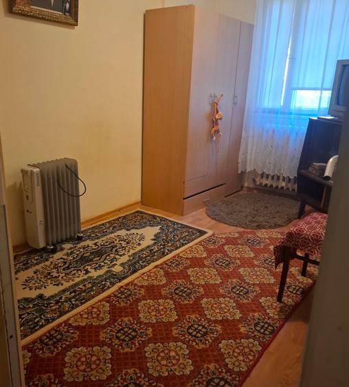 Groapa-apartament 3 camere,parter,boxa