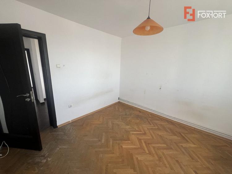 Apartament cu 3 camere decomandat, zona Girocului