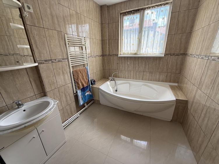 De vânzare casa S+P+1+M zona centrala la cheie