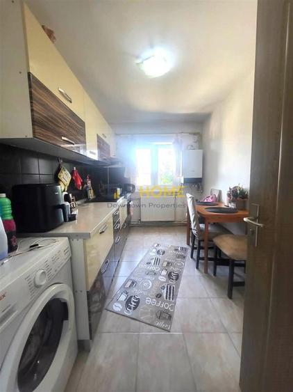 Apartament 2 Camere, Decomandat, etaj 2 din 3