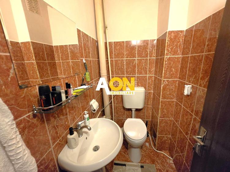 Apartament 3 camere, 2 bai, decomandat, etaj 3, Cetate, zona Stadion - 9