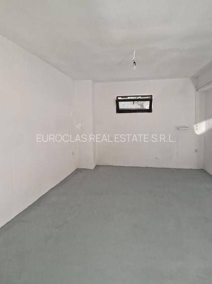 Spatiu comercial 130 mp - demisol - Faleza Nord - 100.000 euro(Cod E8+E10) - 9