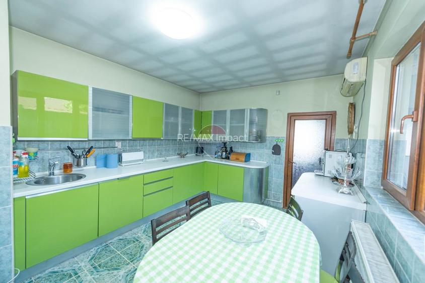 Vila de vanzare 240 mp utili, piscina, teren 1000 mp, central Calarasi - 19
