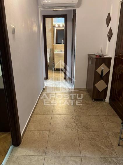 Apartament cu doua camere, centrala proprie, zona Lipovei