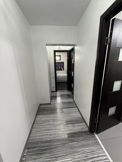 De vânzare apartament 3 camere Cartier Obor 74 mp parter