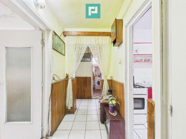Apartament cu 3 camere zonă centrala în Lipova