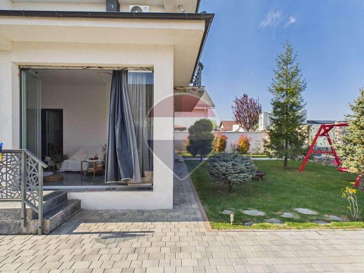 Vilă moderna si luminoasa 2020, cu 5 camere, 500mp curte