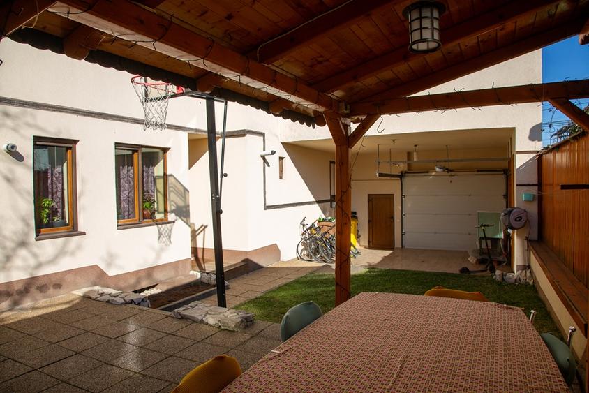Casa singur in curte aproape de parcul Subarini