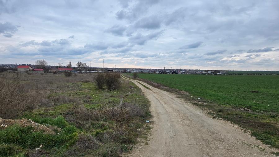 Loc Agigea / Judetul Cta /Teren intravilan 500 mp cu o deschidere stradala 16 ml