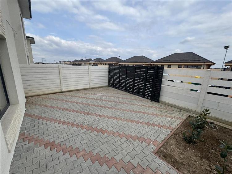 VILA DE VANZARE DOMNESTI LA CHEIE 4 CAMERE - TEREN- PANOURI FOTOVOLTAICE