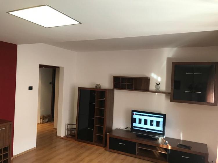 Apartament 3 camere mobilat si utilat modern,bloc de monolit acces metrou ,liber