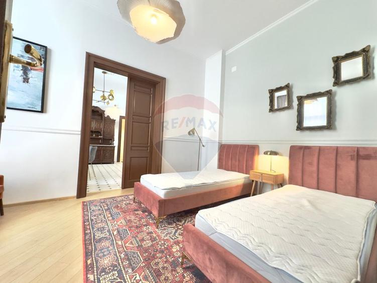 Apartament cu 3 camere de închiriat in Piata Unirii