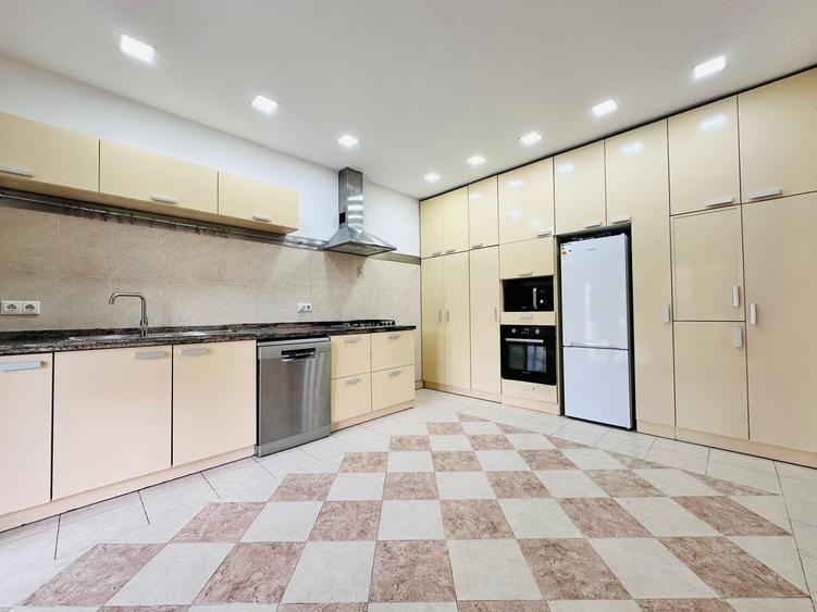 4 DORMITOARE || INCHIRIERE vila complex Ibiza -in spatele scolii AISB