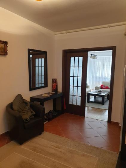 Direct proprietar,etaj 1 ,liber,3camere ,2bai,centrala in condensare,ga
