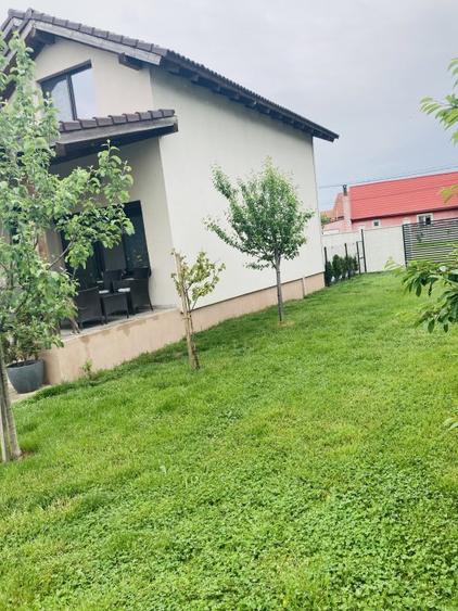 Vand casa in Sanmihaiul Roman,langa Livada Nora