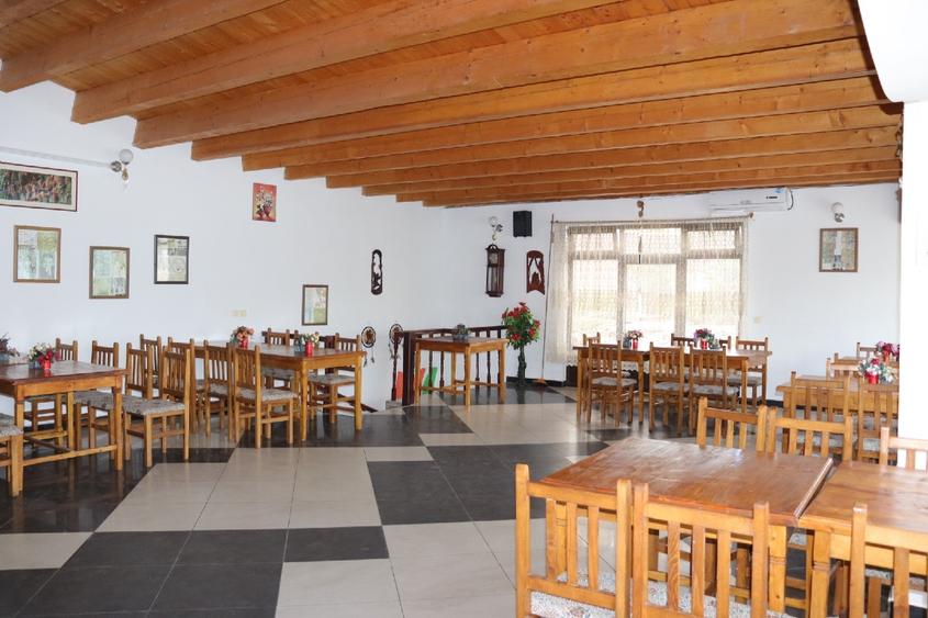 Clădire 220 mp cu salon evenimente - Huși