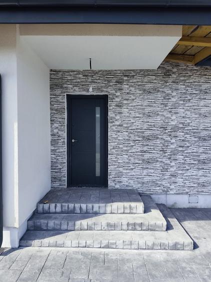 FARA COMISIOANE in Gulia casa cu 4 camere 2 bai terasa PARTER+pod placa la cheie