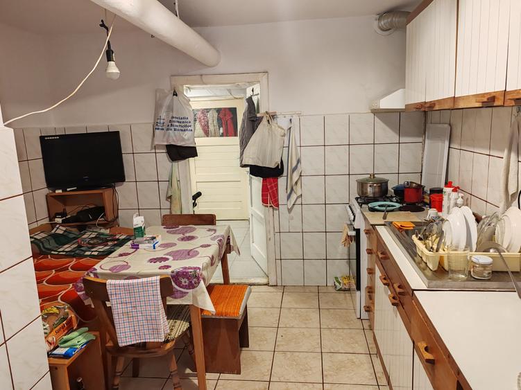 Apartament 3 camere in vila zona Central