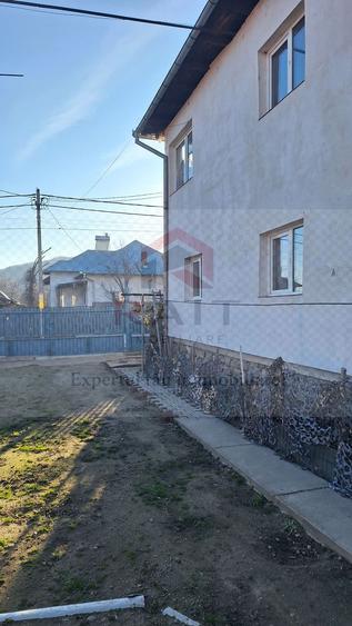 Casă individuală 6 camere de vânzare Corbeni Oeștii Ungureni Argeș