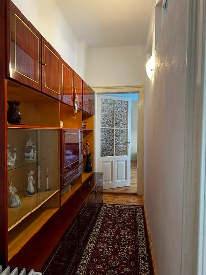 Închiriez apartament 3 camere - zonă ultracentrală