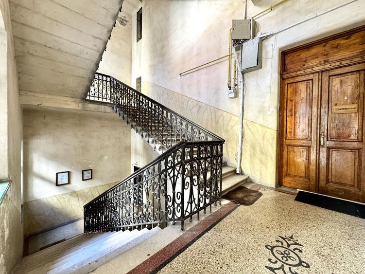 Spațiu birouri - renovat integral, etaj 1, in Piața Unirii