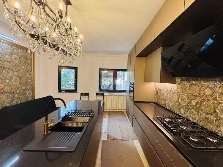 Vilă cu 6 camere de închiriat PIPERA