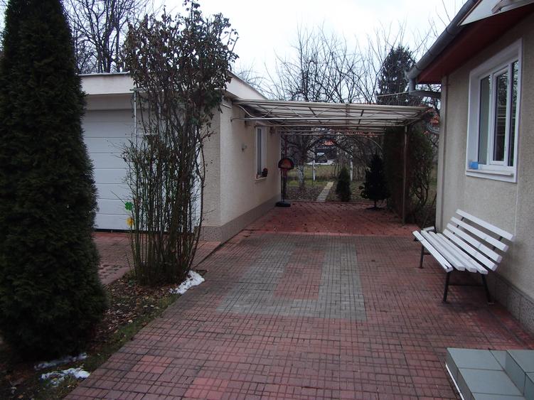 Vand casa in Deva, zona ultracentrala, constructie realizata in anul 2000