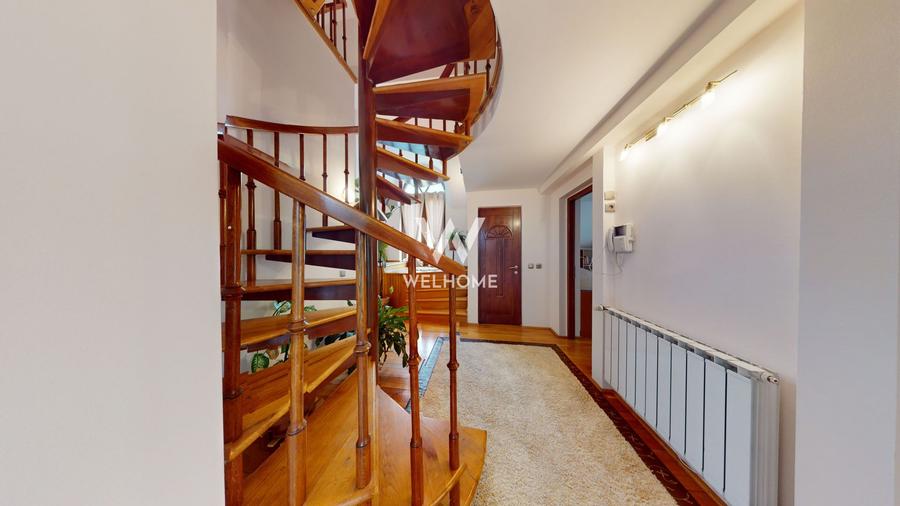 Casa individuala - 7 camere, 278 mp utili - Strand