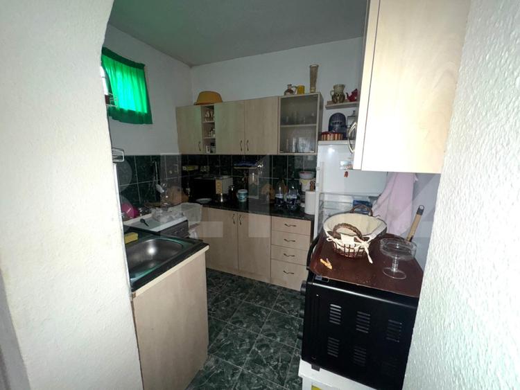 Casa de vanzare cu 6 camere, 374 mp, teren 719 mp, strada Baritiu