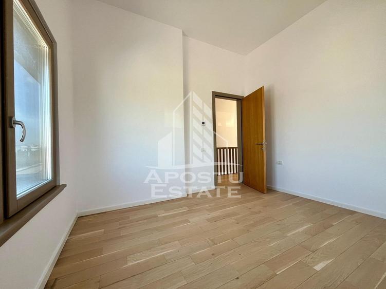 Casa Eco cu 5 camere, 3 bai, in Dumbravita