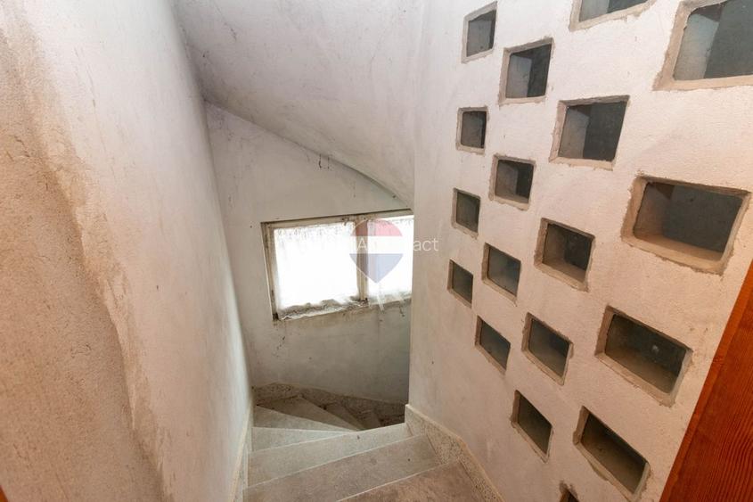 Vila cu 7 camere de vanzare in zona Centrala Aleea Grivitei Roman - 16