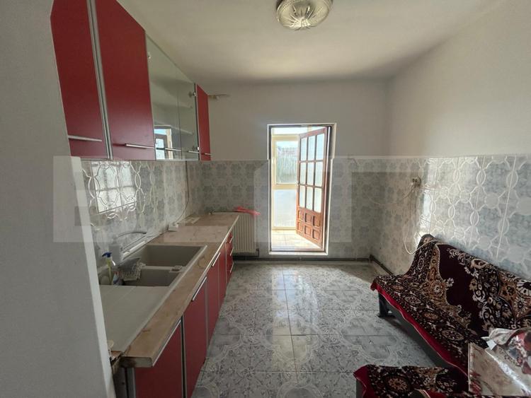 Apartament 2 camere decomandat cu balcon – zonă centrală liniștită Găești