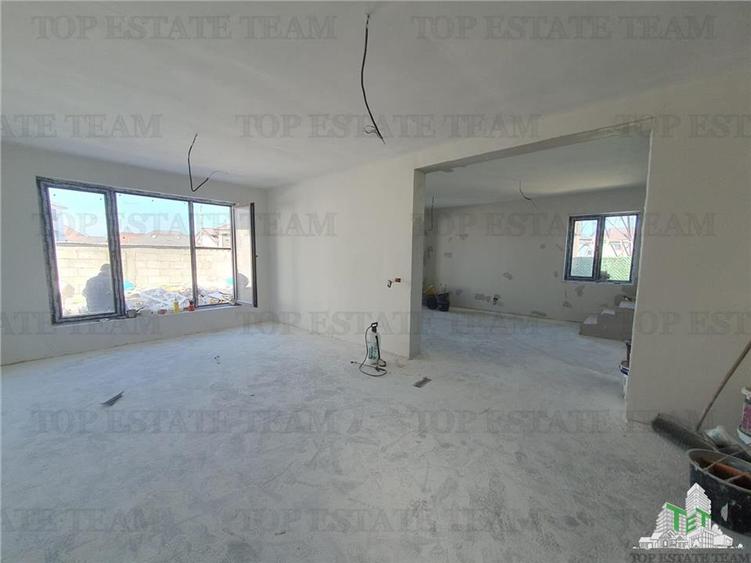 Duplex 8 camere cu doua intrari separate curte comuna Navodari