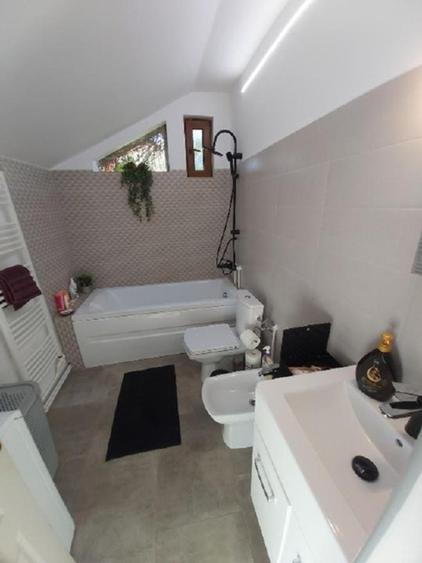 Casa 168mp 5 Camere Teren Plat 1077mp Zona Superbă Fara Trafic 8 km de Deva