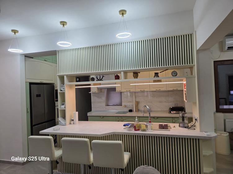 Apartament 3 camere Lux situat în Piața Amzei