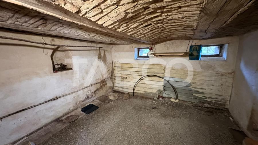 Casă individuala de vanzare cu 800 mp de teren in sat Rusi din Sibiu