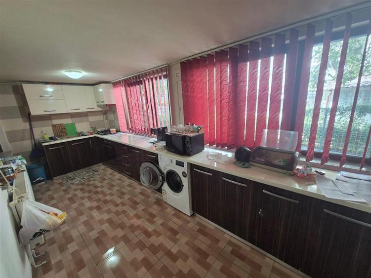 3 camere parter, balcon 27 mp, confort 1 decomandat, Obor
