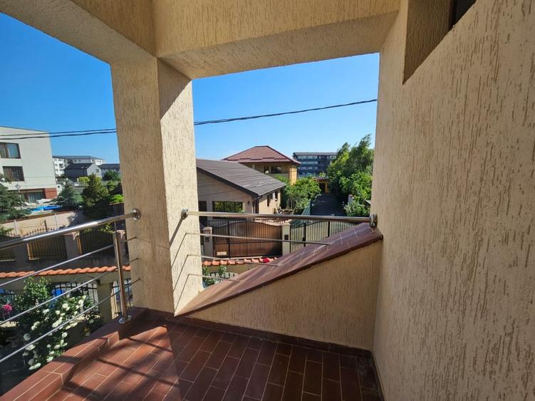 Casa cu piscina - Chiajna (6 dormitoare - 6 bai - 2 livinguri)