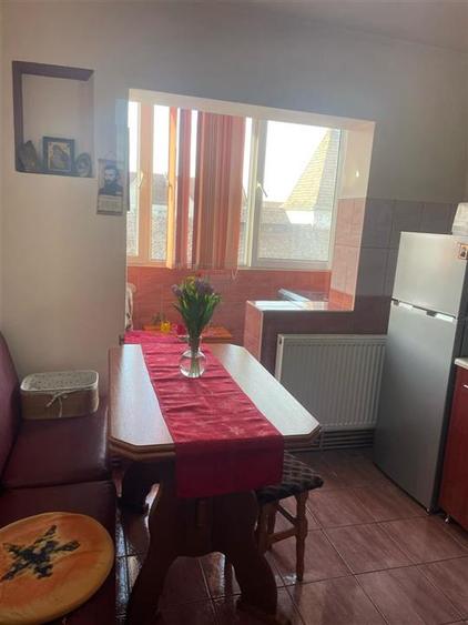 Apartament 2 camere decomandat 2 balcoane pivnita zona Garii