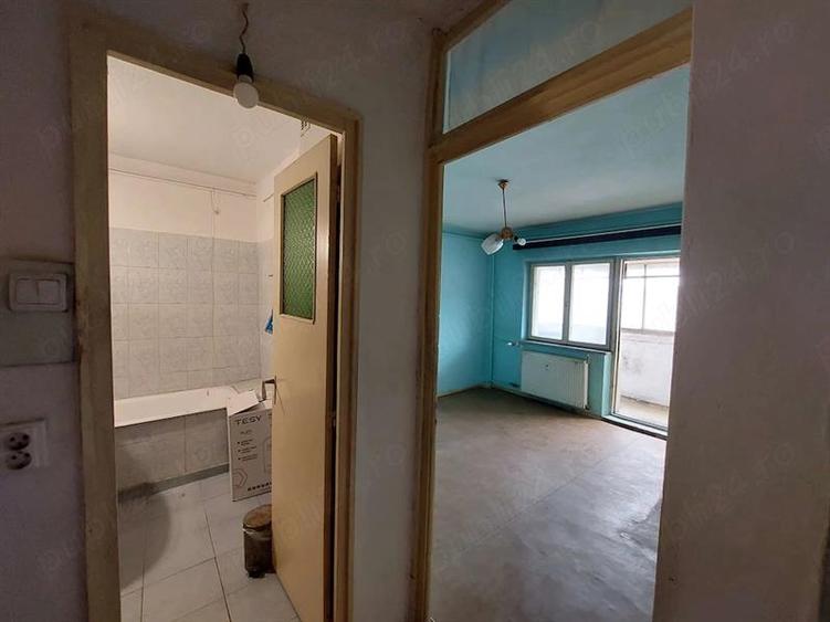 Apartament 3 camere Rovine