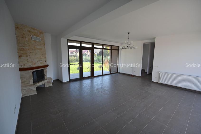 Casă / Vilă cu 4 camere de închiriat în zona Aradului - 16