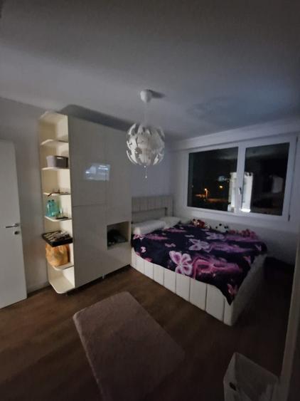 Penthouse premium 250 mp cu terasă și teren de fotbal privat Zona Romanescu