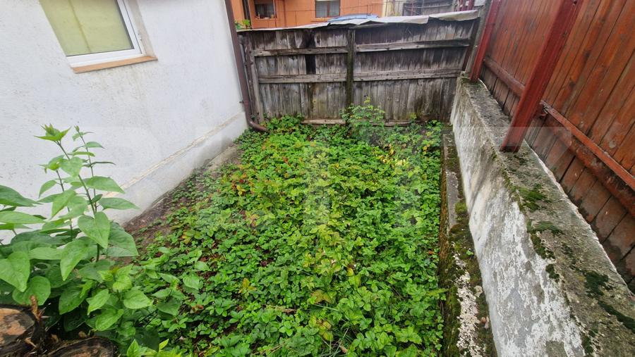Casa cu teren 935 m , doua corpuri de case, Sacele -zona buna