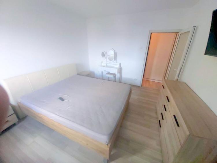 Apartament cu doua camere, decomandat - Bd. Unirii, scoala nr. 10