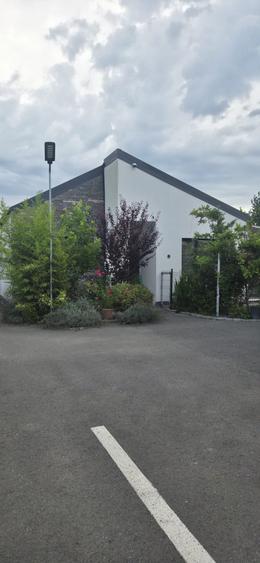 Casa pe parter cu 4 camere cu Panouri Fotovoltaice 6kw si Baterie 5kw
