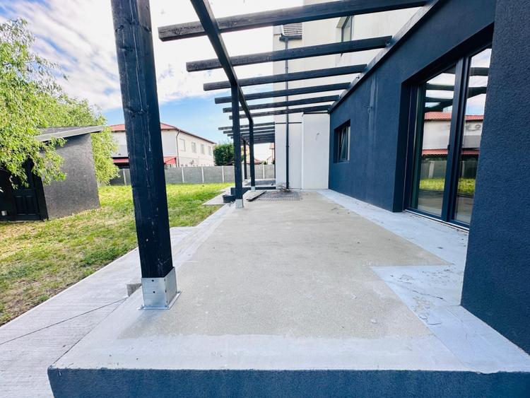 Duplex despartit prin camera tehnica- 4 camere si 3 bai - Urseni