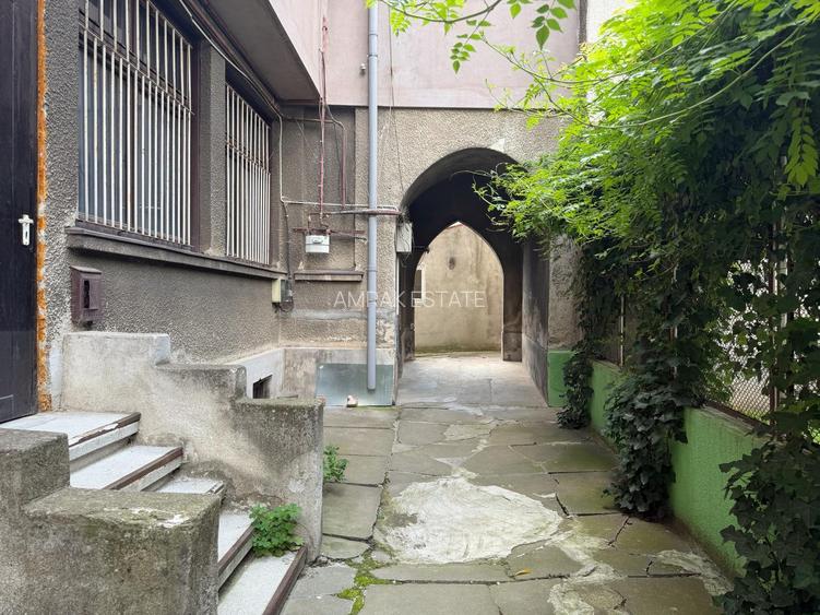 Apartament in vila - Casa interbelica - retrasa de la strada - 19